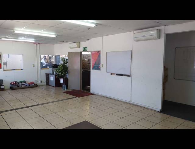 1,581M² WAREHOUSE TO LET IN EPPING INDUSTRIAL